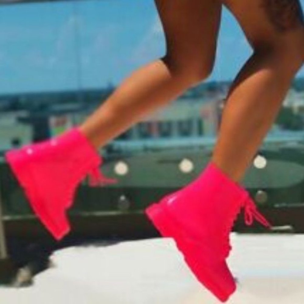 !! NEW !! Neon Pink Lace Up Combat Rain Boots - Picture 5 of 6